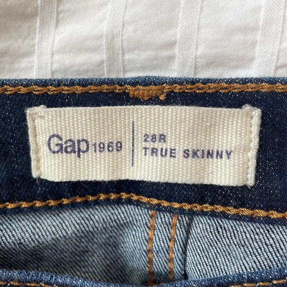 Gap True Skinny Stretch Dark Wash Jeans - Picture 3 of 6